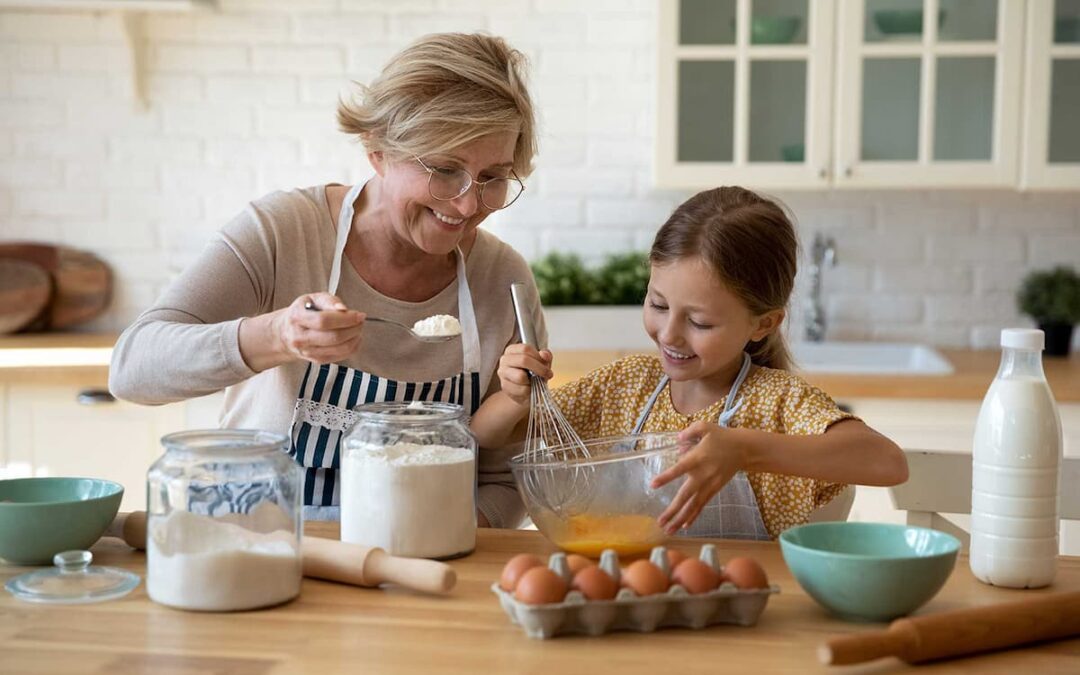 Mangez des crêpes avec vos petits-enfants